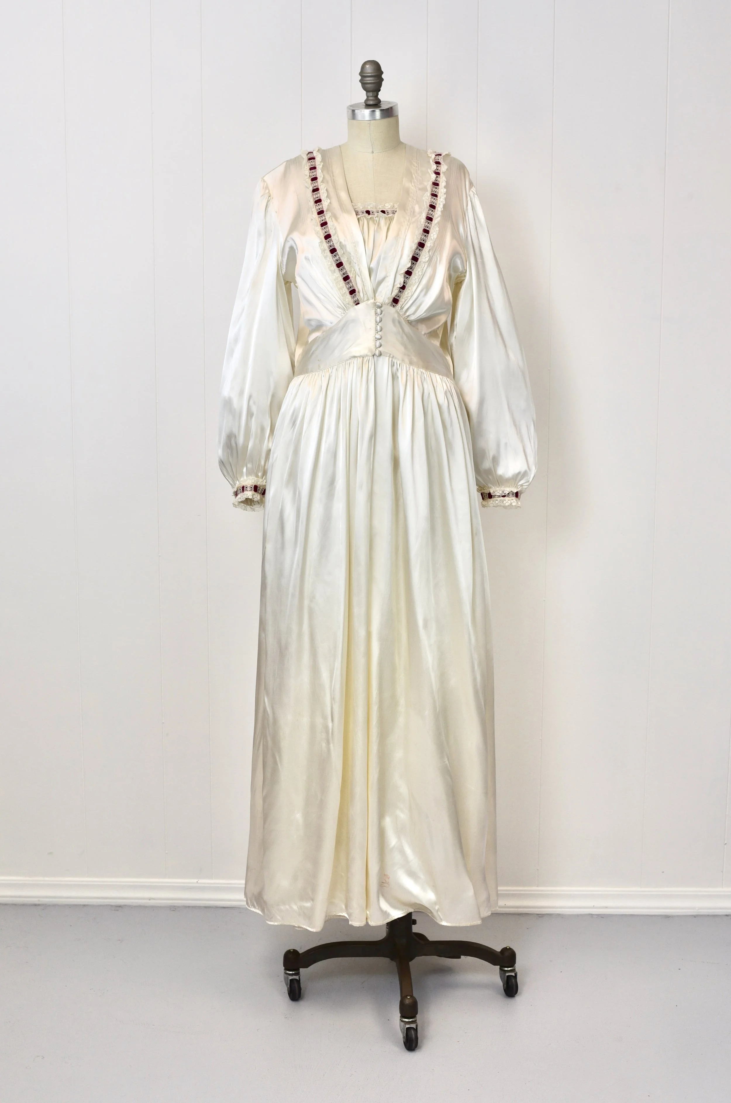 1940s Pearl Ivory Satin Nightgown Robe Two Piece Bridal Boudoir Lingerie Loungewear Set Canned Ham Vintage